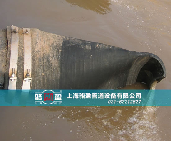 法蘭式<a href=http://www.xbkjo.com/ target=_blank class=infotextkey><a href=http://www.xbkjo.com target=_blank class=infotextkey>鴨嘴閥</a></a>排污現場